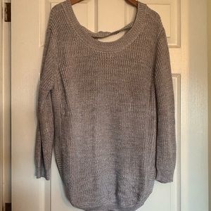 Francesca’s Gray Open Back Rounded Hem Sweater Size Large